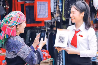 Agribank nỗ lực chuyển đổi số nhằm góp phần đẩy mạnh thanh toán không dùng tiền mặt và thực hiện Chiến lược tài chính toàn diện quốc gia. (Ảnh: HƯƠNG ANH)
