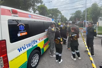 Cảnh sát Thái Lan phong tỏa hiện trường. (Ảnh: XUÂN SƠN)