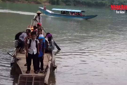 [Video] Không để học sinh nghỉ học, bỏ học vì điều kiện giao thông khó khăn
