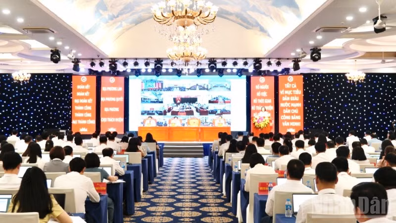 Hội nghị quán triệt công bố Nghị quyết của Ủy ban thường vụ Quốc hội khóa XV tại Lạng Sơn.