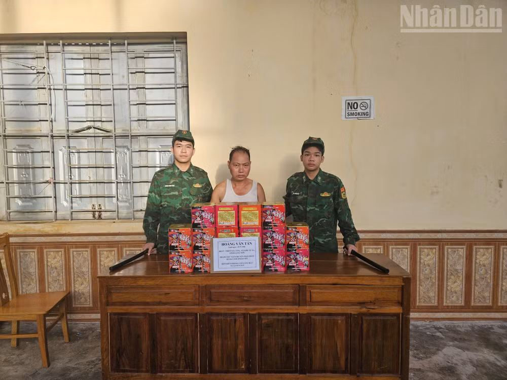 Đối tượng Tấn đã bị cán bộ chiến sĩ biên phòng Đồn Biên phòng Chi Lăng, tỉnh Lạng Sơn bắt giữ.
