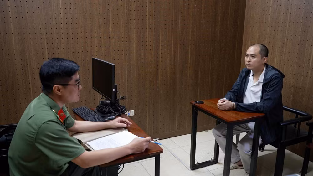 Đối tượng Trần Nhật Anh tại cơ quan Công an. (Ảnh: Công an Lạng Sơn)