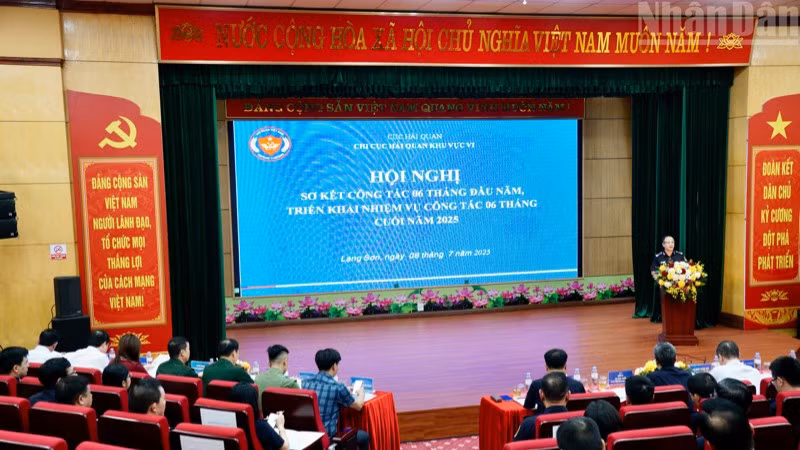 Hội nghị sơ kết công tác 6 tháng đầu năm, triển khai nhiệm vụ công tác 6 tháng cuối năm 2025 của Chi cục Hải quan khu vực VI.
