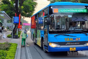 Hà Nội tổ chức khoảng 17.300-17.600 lượt xe buýt mỗi ngày.