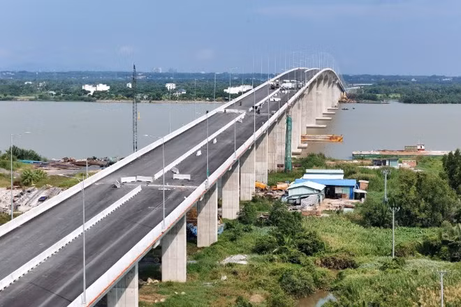 Cầu Nhơn Trạch, thuộc Dự án thành phần 1A, Vành đai 3 Thành phố Hồ Chí Minh hoàn thành và đưa vào khai thác tháng 8/2025 với quy mô 4 làn xe. (Ảnh: VÕ LÊ)