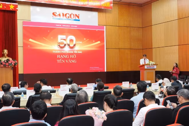 Báo Sài Gòn Giải Phóng tổ chức Lễ công bố Công trình báo chí dữ liệu “50 năm Thành phố mang tên Bác - Rạng rỡ tên vàng: Những dấu ấn”, trao giải Cuộc thi ảnh “Rạng rỡ tên vàng” (Ảnh: VÕ LÊ)