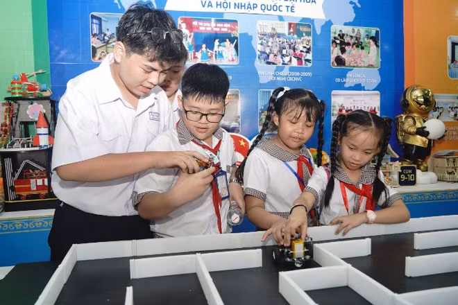 Thành phố Hồ Chí Minh miễn 100% bảo hiểm y tế cho học sinh. (Ảnh: THẾ ANH)