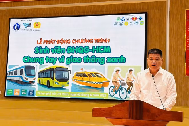 Sở Xây dựng Thành phố Hồ Chí Minh phát động Chương trình “Sinh viên Đại học Quốc gia Thành phố Hồ Chí Minh-Chung tay vì giao thông xanh”. (Ảnh: VÕ LÊ)