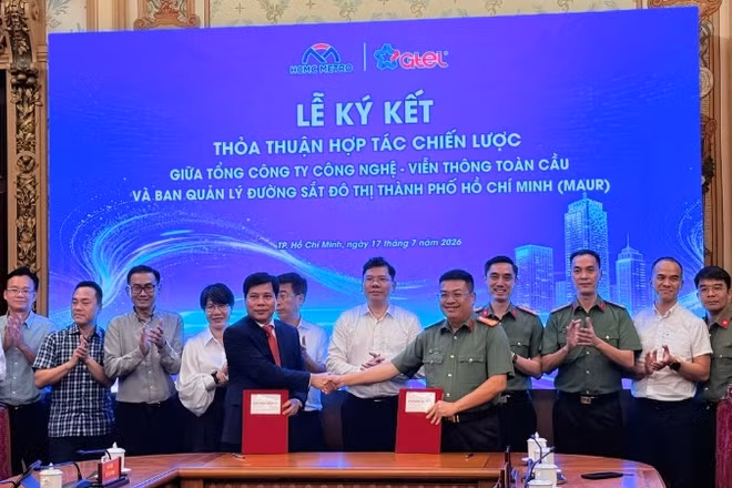 Ban Quản lý Đường sắt đô thị Thành phố Hồ Chí Minh (MAUR) và Tổng Công ty Công nghệ-Viễn thông Toàn cầu (GTEL) tổ chức Lễ ký kết Bản ghi nhớ hợp tác nghiên cứu tích hợp hệ thống và tiếp nhận chuyển giao công nghệ trong mạng lưới đường sắt đô thị. (Ảnh: VÕ LÊ)