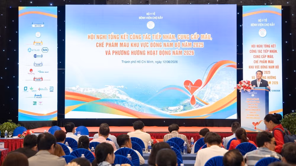 Quang cảnh hội nghị tổng kết công tác hiến máu khu vực Đông Nam Bộ.