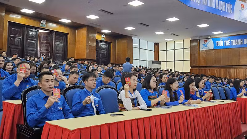 3-bieu-quyet.jpg