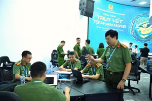 Các đội tham Cuộc thi “Hành trình truy vết tội phạm mạng” do Cục An ninh mạng và Phòng, chống tội phạm sử dụng công nghệ cao, Bộ Công an tổ chức. Ảnh: Cổng thông tin điện tử Bộ Công an