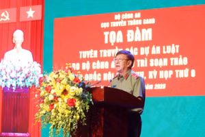 Cục trưởng Truyền thông Công an nhân dân, Thiếu tướng Đỗ Triệu Phong phát biểu khai mạc tọa đàm.