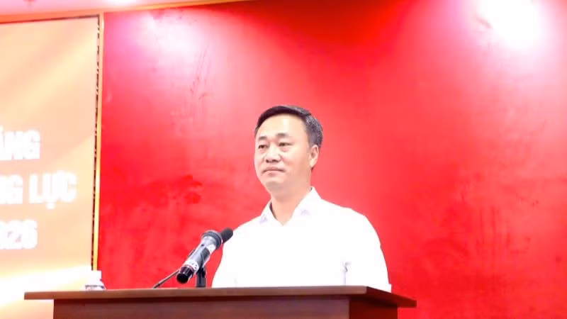 Đồng chí Nguyễn Việt Hùng, Chủ tịch Ủy ban nhân dân tỉnh phát biểu chỉ đạo.