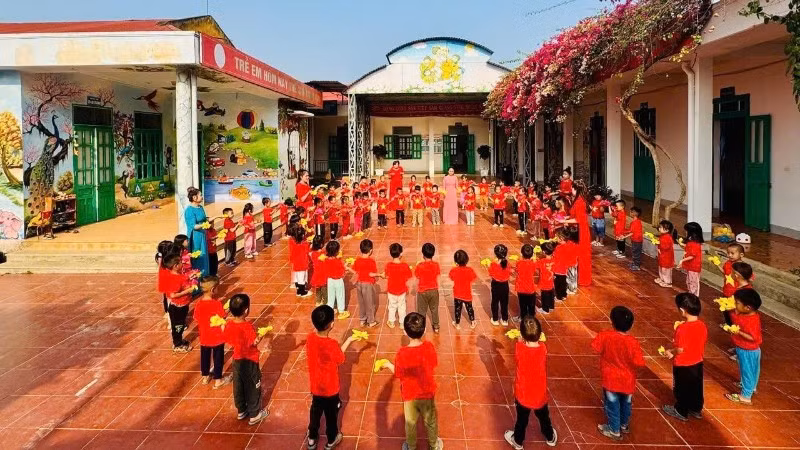 Phổ cập giáo dục mầm non thể hiện rõ chính sách an sinh và công bằng xã hội. (Ảnh nhandan.vn)