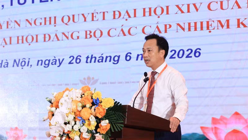 Đồng chí Lại Xuân Lâm, Phó Bí thư Đảng ủy Chính phủ, Trưởng Ban tổ chức hội thi phát biểu khai mạc. (Ảnh: THẾ ĐẠI)