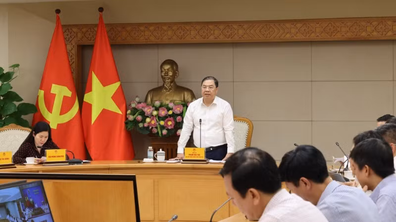 Phó Thủ tướng Thường trực Phạm Gia Túc họp với các bộ, ngành, địa phương về công tác chuẩn bị dự án đầu tư đường Vành đai 5 vùng Thủ đô. (Ảnh: VGP/Phương Nguyên)