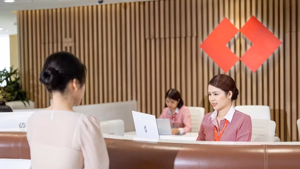 Sau chỉ đạo của Chính phủ và Ngân hàng Nhà nước, Techcombank triển khai giảm lãi suất cho vay, với mức giảm tới 2%/năm (Ảnh: TCB)