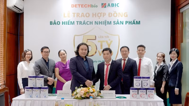 Bảo hiểm Agribank và Công ty Cổ phần Detech Bio (Công ty thành viên của tập đoàn Detech) vừa chính thức ký thỏa thuận hợp tác chiến lược toàn diện và trao bảo hiểm trách nhiệm sản phẩm.