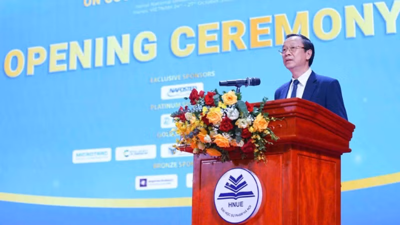 Thứ trưởng Thường trực Giáo dục và Đào tạo Phạm Ngọc Thưởng phát biểu. (Ảnh: THANH TÙNG)