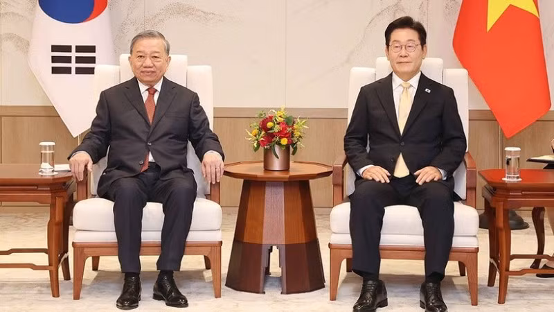 Tổng Bí thư Tô Lâm và Tổng thống Hàn Quốc Lee Jae Myung. (Ảnh: THỐNG NHẤT/TTXVN)