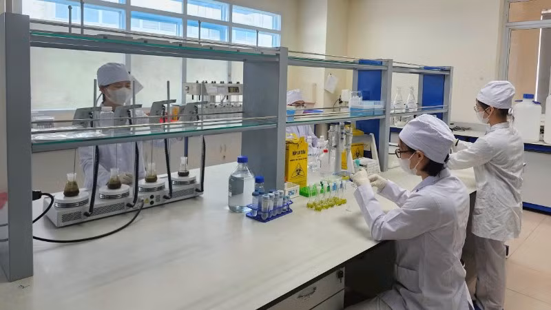 Thực hiện kiểm nghiệm các hoạt chất tân dược bằng công nghệ mới.