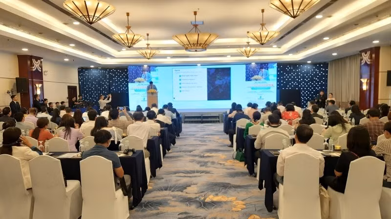 Quang cảnh Diễn đàn Logistics kết nối các khu vực với chủ đề "Tái cấu trúc chuỗi cung ứng toàn cầu - Cơ hội mới cho logistics Việt Nam".