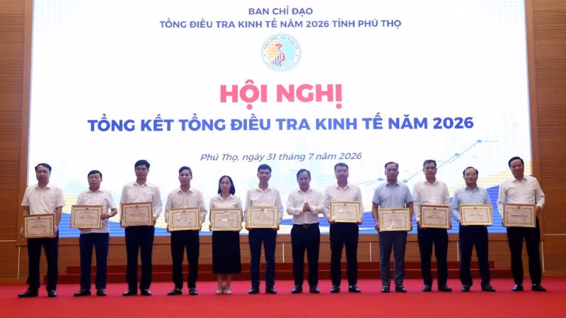 Nhiều tập thể, cá nhân được Bộ Tài chính, Ủy ban nhân dân tỉnh Phú Thọ tặng bằng khen vì có nhiều thành tích trong công tác tổng điều tra kinh tế.