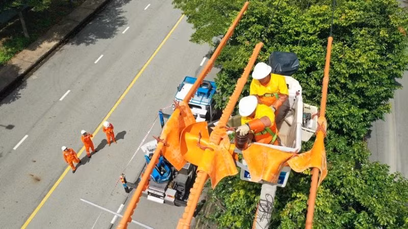 Ngành điện Thành phố Hồ Chí Minh đang nỗ lực triển khai các giải pháp tiết kiệm điện trong cao điểm nắng nóng.