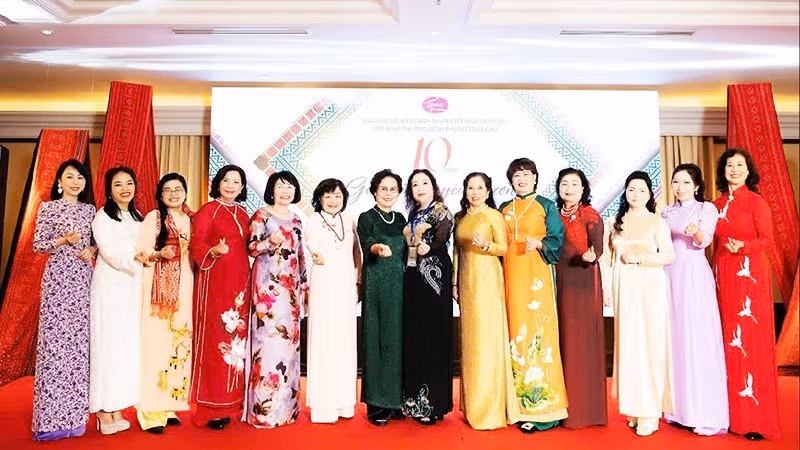 Phụ nữ Việt Nam ngày càng khẳng định vai trò quan trọng trong nền kinh tế.