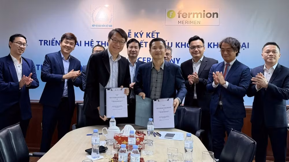 Hiệp hội Bảo hiểm Việt Nam phối hợp đối tác công nghệ Fermion Merimen tổ chức Lễ ký kết triển khai Hệ thống chiết khấu không khiếu nại (NCD), với sự tham gia của các doanh nghiệp bảo hiểm phi nhân thọ. (Ảnh: Hiệp hội Bảo hiểm Việt Nam)