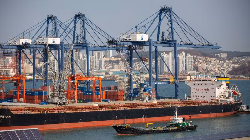 Quang cảnh cảng Busan, Hàn Quốc. (Ảnh: THX/TTXVN)