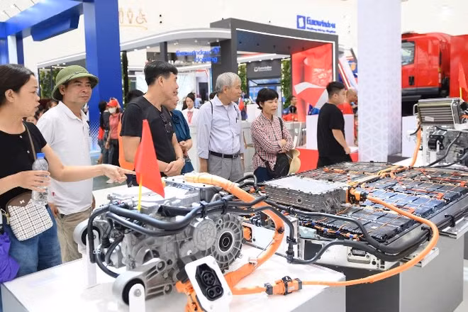 Các giải pháp công nghệ cho ô-tô điện được trưng bày tại Triển lãm Thành tựu đất nước "80 năm hành trình Độc lập-Tự do-Hạnh phúc". (Ảnh: Thế Đại)