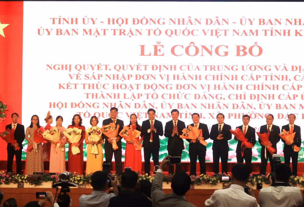 cong-bo-quyet-dinh-2.jpg