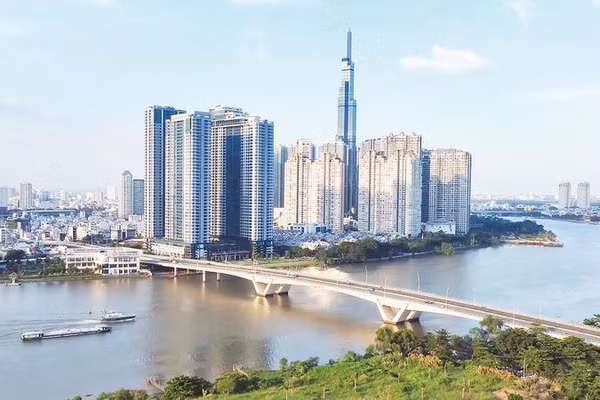 Thành phố Hồ Chí Minh đang ghi nhận làn sóng đầu tư nước ngoài bứt phá vào hạ tầng, logistics và công nghệ cao (Ảnh TÙNG ANH)