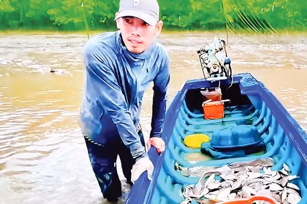 Một chuyến đi bắt cá nâu trở về sau con nước giựt ròng (Ảnh Nhân vật cung cấp)