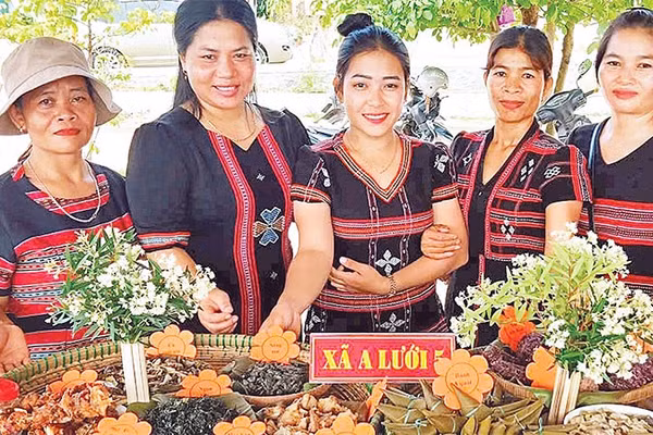 Theo các già làng, mỗi món ăn đều chứa đựng ký ức của dân tộc mình.