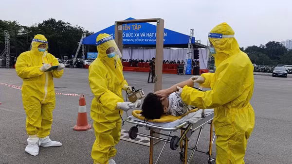 Sở Khoa học-Công nghệ Hà Nội tổ chức diễn tập ứng phó y tế trong sự cố bức xạ và hạt nhân. (Ảnh: Thu Hằng)