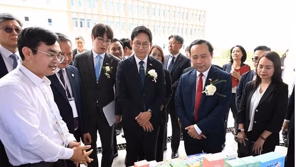 Khu trưng bày doanh nghiệp và cơ sở nghiên cứu tại VKIST trong khuôn khổ Diễn đàn Khoa học, Công nghệ và Đổi mới sáng tạo Việt Nam-Hàn Quốc.