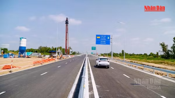 [Video] Chưa thu phí cao tốc Cần Thơ - Cà Mau 