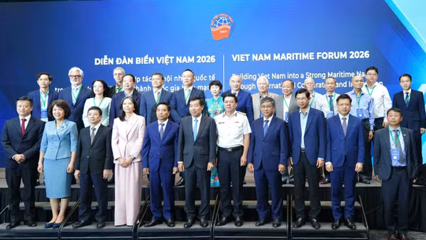 Các đại biểu chụp hình lưu niệm tại Diễn đàn Biển Việt Nam năm 2026. (Ảnh: MST)