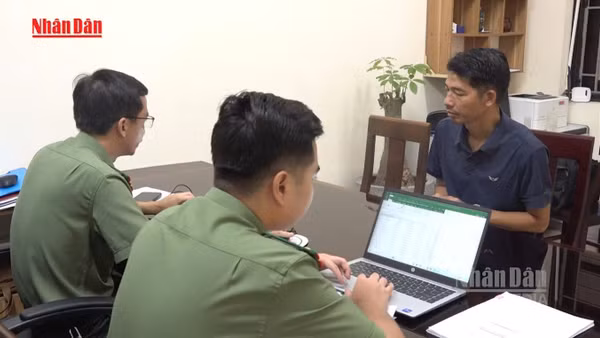 [Video] Bắt 2 đối tượng mua, bán trái phép hơn 50 triệu dữ liệu cá nhân