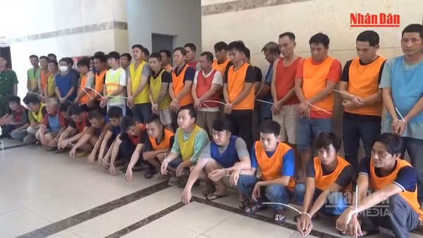 [Video] Bắt tạm giam 40 người trong đường dây cờ bạc giao dịch gần 560 tỷ đồng