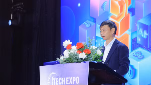 Thứ trưởng Bộ Khoa học và Công nghệ Hoàng Minh phát biểu tại Lễ khai mạc. (Ảnh: MST)