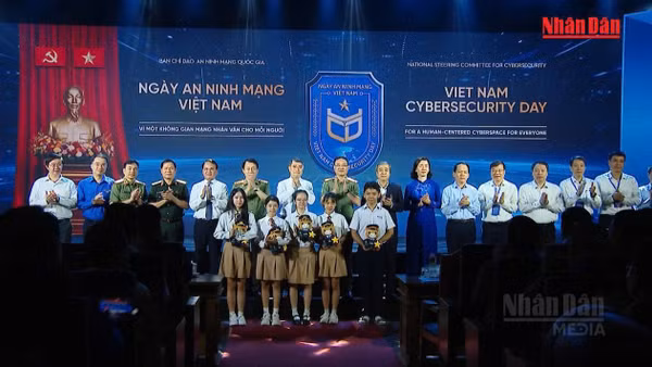 [Video] Thủ tướng Lê Minh Hưng: Mỗi người dân cần ứng xử văn minh trên không gian mạng