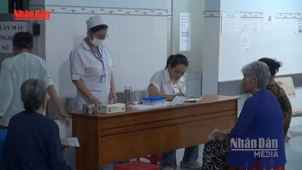 [Video] Từ năm 2026, người cao tuổi được khám sức khỏe định kỳ miễn phí ít nhất mỗi năm 1 lần
