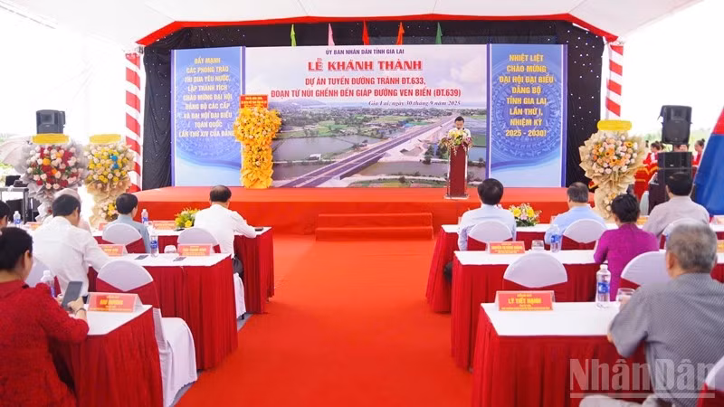 Quang cảnh buổi lễ.