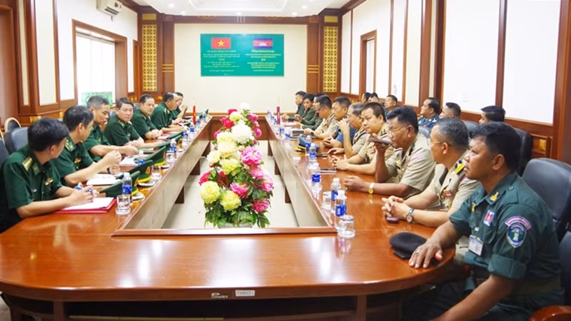 Quang cảnh buổi làm việc.