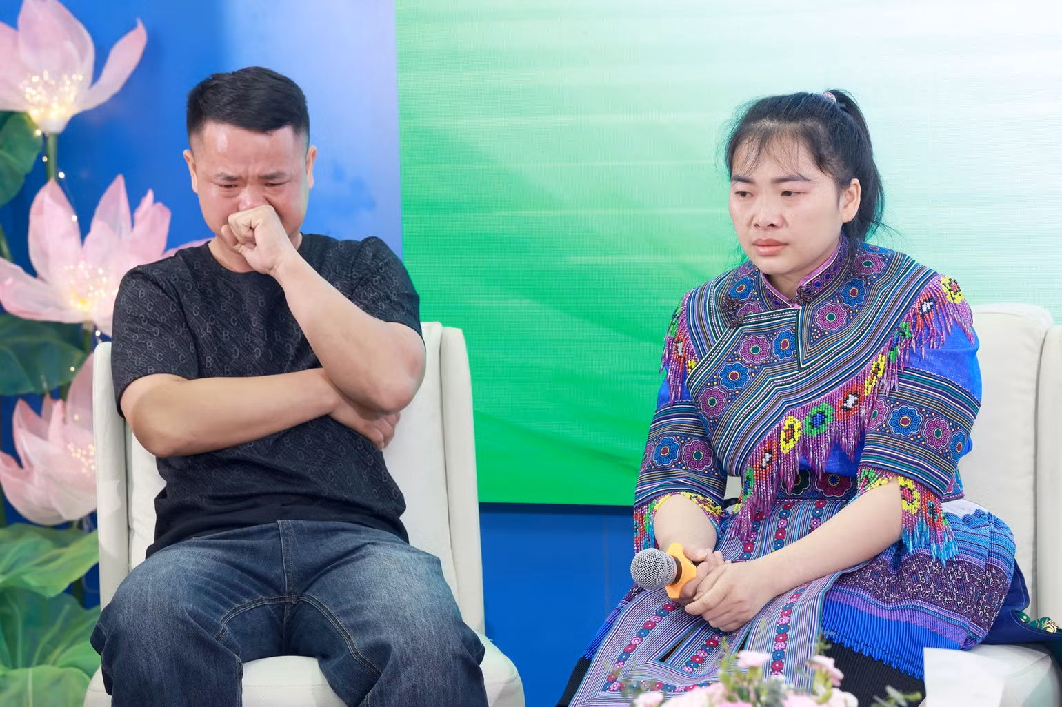 chi-vang-thi-say-va-anh-sung-seo-sai-xuc-dong-chia-se-lai-hanh-trinh-10-nam-tim-con.jpg