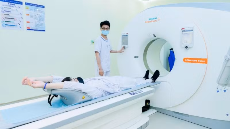 bac-si-khao-sat-long-mach-vanh-bang-sieu-may-chup-ct-somatom-force-vb30-hon-100-000-lat-cat-9048.jpg